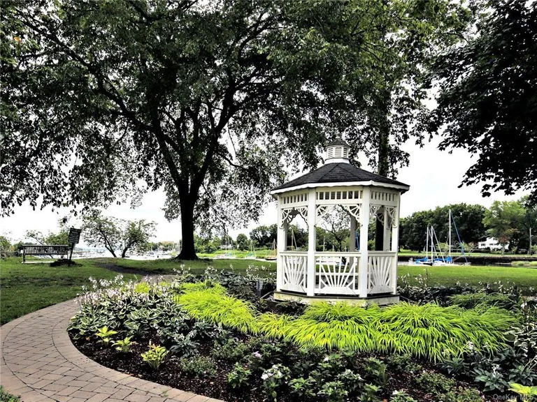 325C Larchmont Acres W 5C, Larchmont, NY 10543 Property for rent