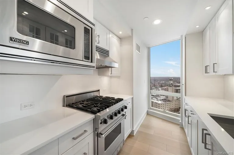 New York City Real Estate | View 1 Renaissance Square, 32A | Listing | View 9