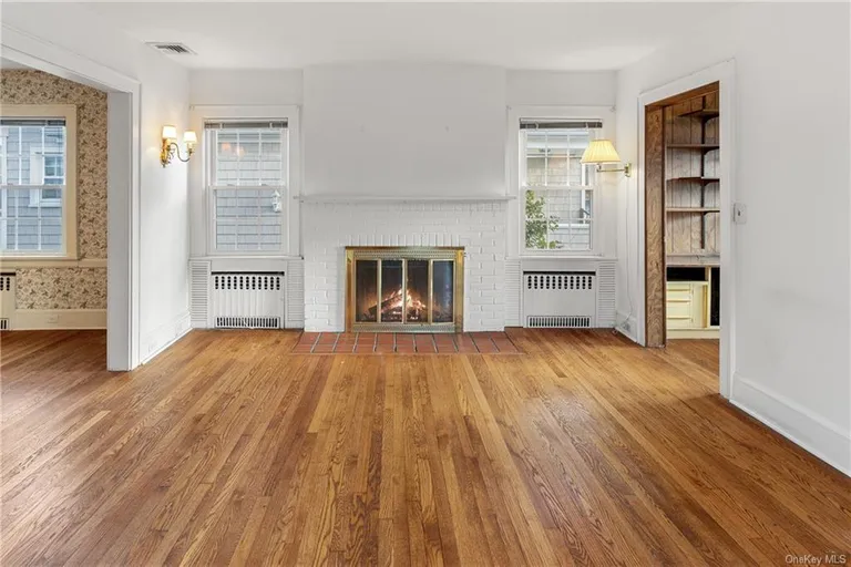 New York City Real Estate | View 16 Eleanor Street | Listing | View 4