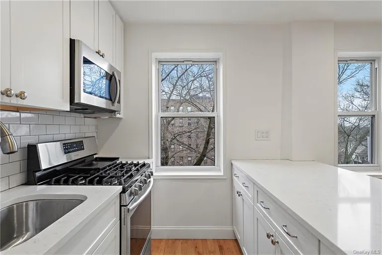 New York City Real Estate | View 505 E Lincoln Avenue, 418 | Listing | View 6