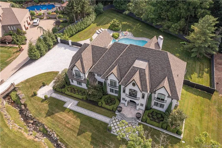 28 Pine Glen Drive, Blauvelt, NY 10913 Property for sale