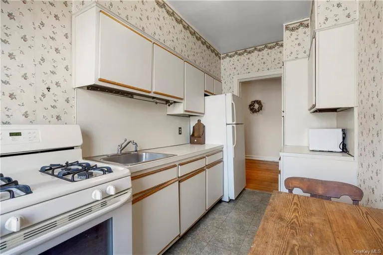 New York City Real Estate | View 21 N Chatsworth Avenue, 7C | Listing | View 12