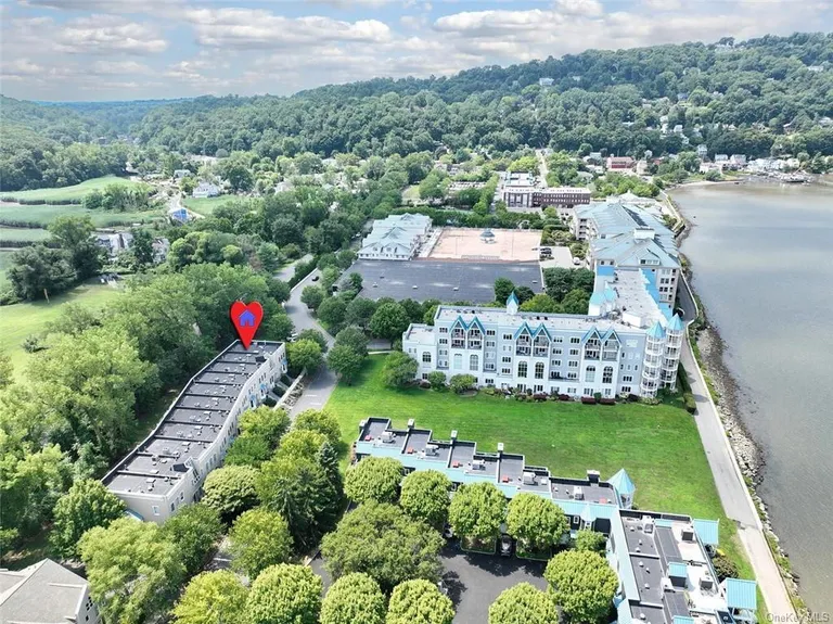 Rockland/Orange/NJ Real Estate | View 102 Gair Street | 2 Beds, 3 Baths | View 1