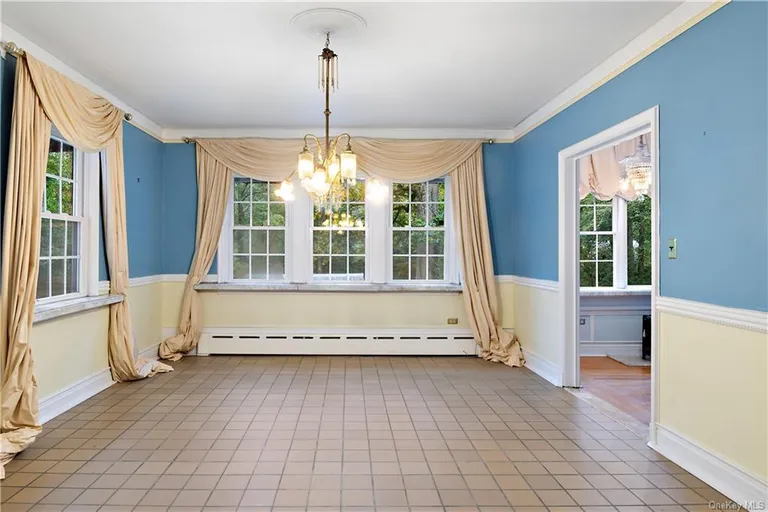 94 Hillair Circle, White Plains, NY 10605 Property for sale