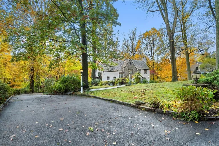 94 Hillair Circle, White Plains, NY 10605 Property for sale