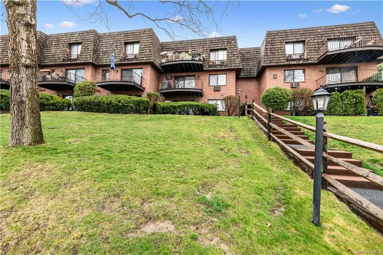 New York City Real Estate | View 2 Briarcliff Drive S, 2 | 2 Beds, 2 Baths | View 1