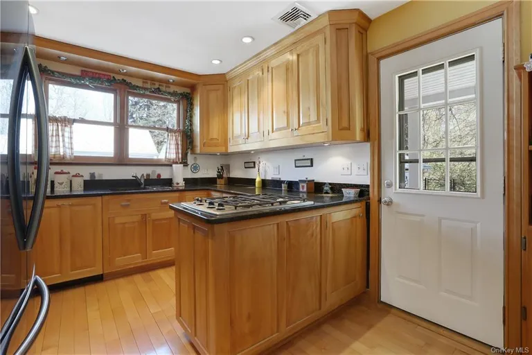 New York City Real Estate | View 1284 Route 9d | Listing | View 2