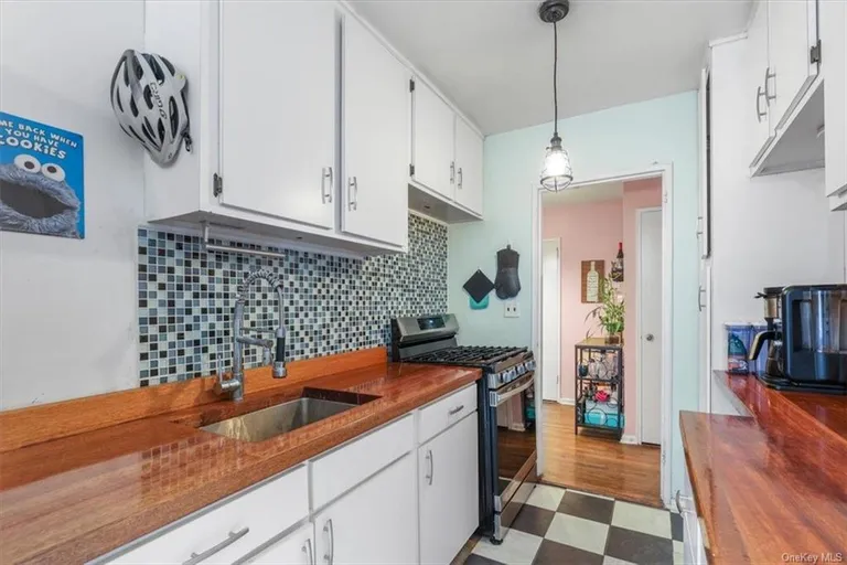 New York City Real Estate | View 2 Louisiana Avenue, 6H | Listing | View 5