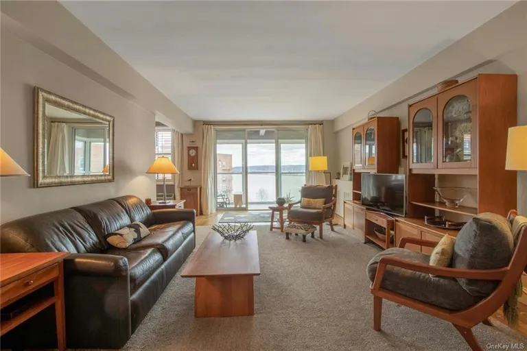 New York City Real Estate | View 1 Salisbury Point, 5A | Listing | View 11