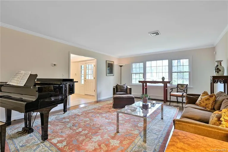 New York City Real Estate | View 24 Brookwood Road | Listing | View 8