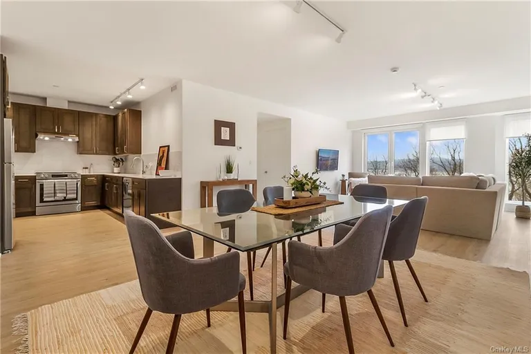 New York City Real Estate | View 24 Edgewater Place, 409 | Listing | View 6