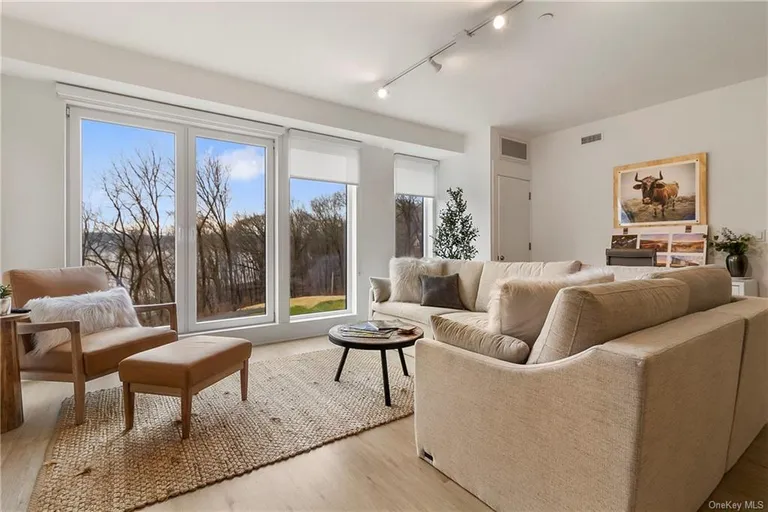 New York City Real Estate | View 24 Edgewater Place, 409 | Listing | View 3