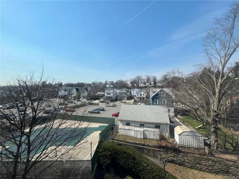 New York City Real Estate | View 575 Bronx River Road, 6A | Listing | View 4