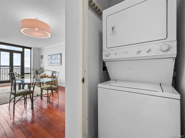 New York City Real Estate | View 10 City Place, 16F | Listing | View 13