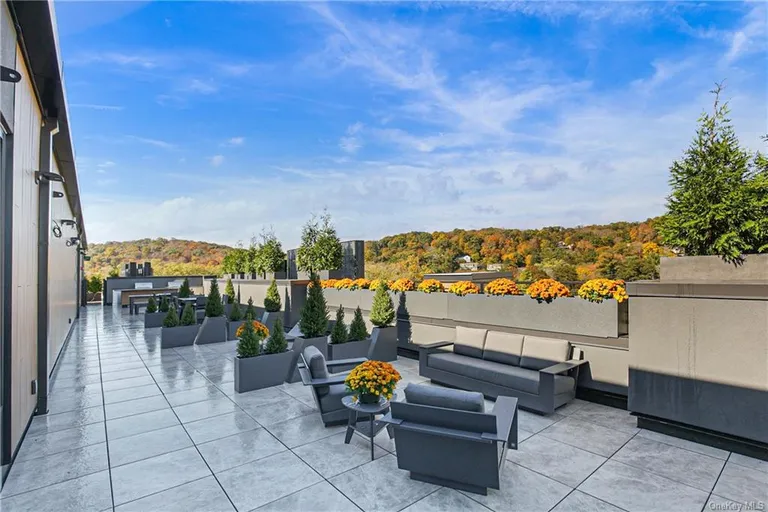 New York City Real Estate | View 70 Memorial Plaza, 212 | Listing | View 20
