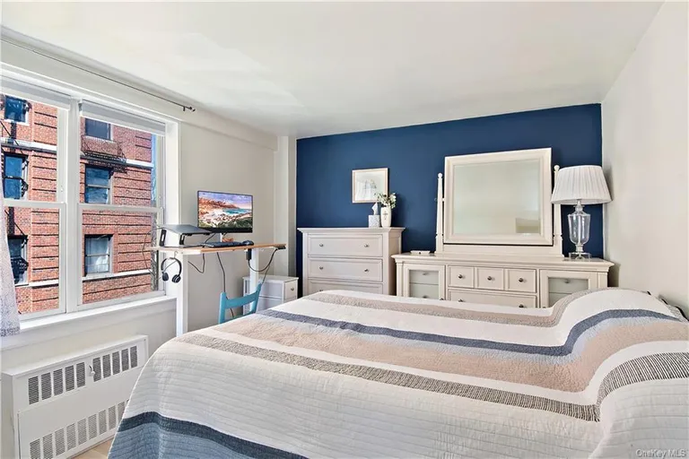 New York City Real Estate | View 25 Franklin Avenue, 5F | Listing | View 8