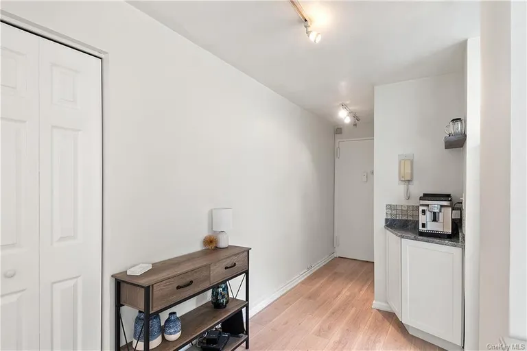 New York City Real Estate | View 25 Franklin Avenue, 5F | Listing | View 2