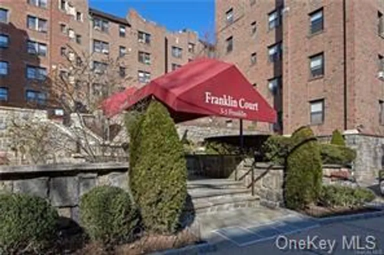 New York City Real Estate | View 3 Franklin Avenue, 6L | 1 Bed, 1 Bath | View 1