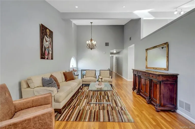 New York City Real Estate | View 24 Studio Hill Road | Listing | View 5