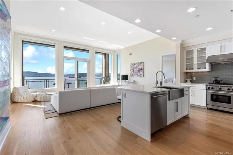 New York City Real Estate | View 45 Hudson View Way, 405 | Listing | View 5