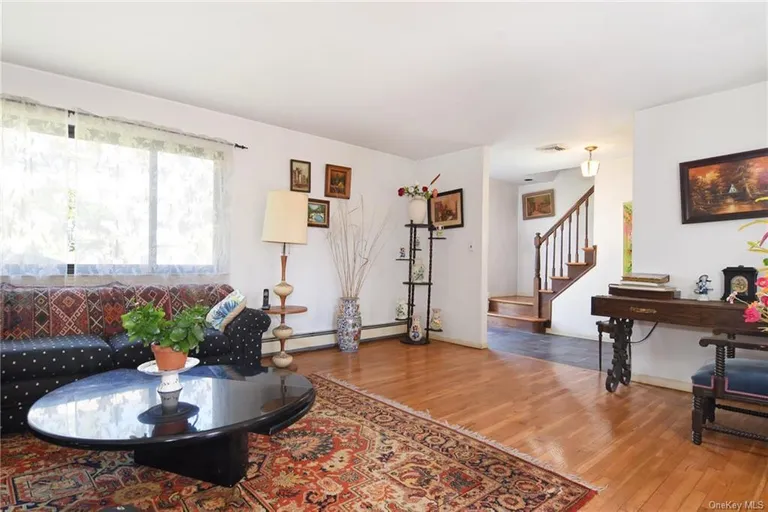 New York City Real Estate | View 16 Oxford Road | Listing | View 6