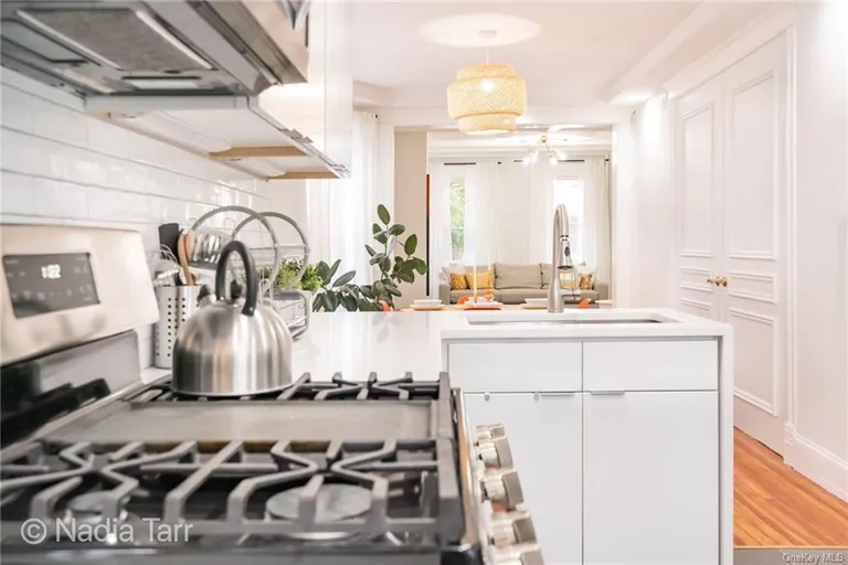 New York City Real Estate | View 27 Henry Avenue, 1 | Listing | View 4