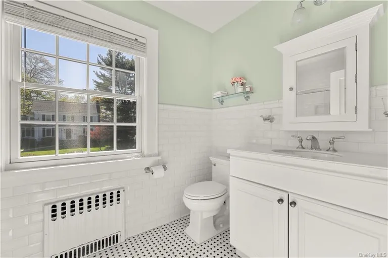 New York City Real Estate | View 27 Montrose Road | Listing | View 25