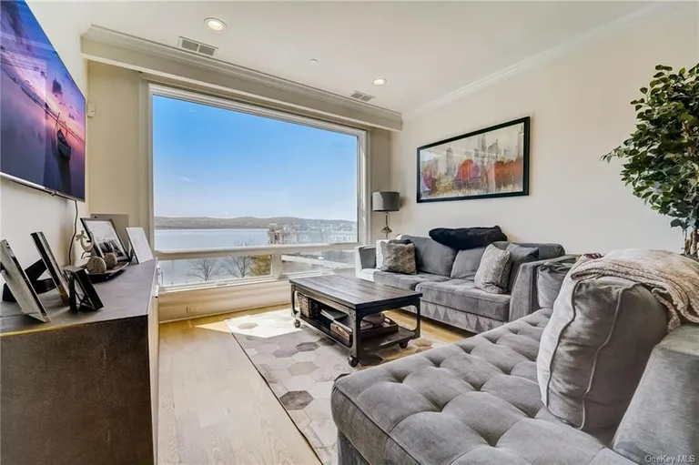 New York City Real Estate | View 11 River, 314 | Listing | View 4