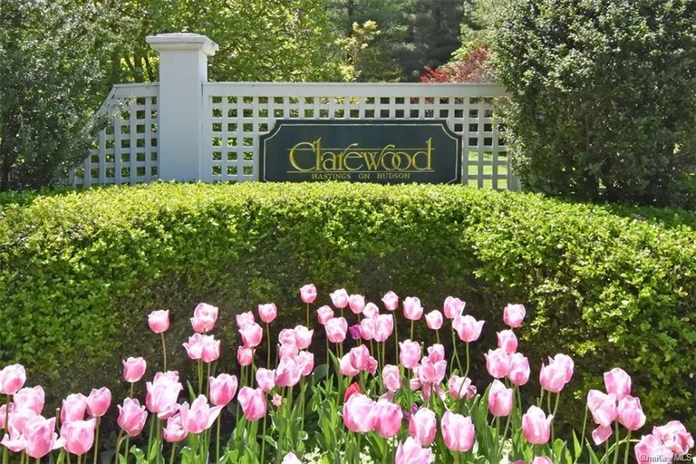 New York City Real Estate | View 100 Clarewood Drive, 1J | Listing | View 2