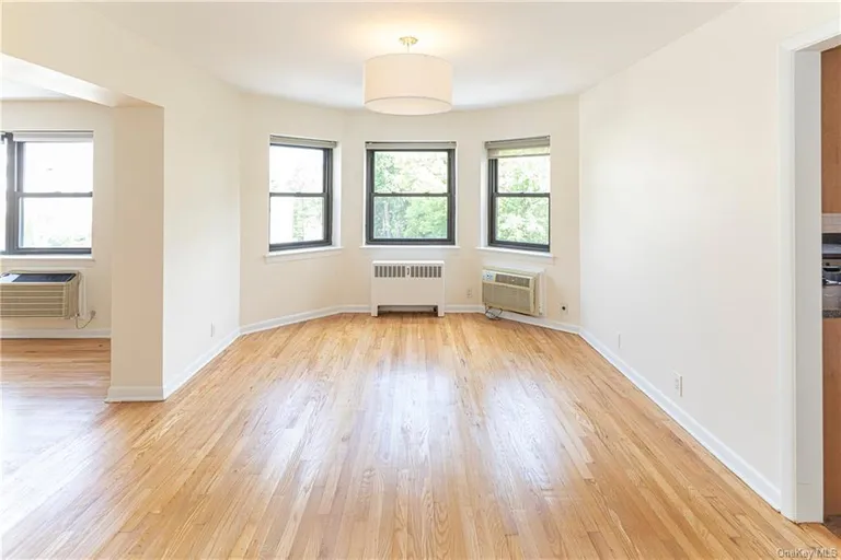 New York City Real Estate | View 6 Studio Arcade, 3G | Listing | View 6