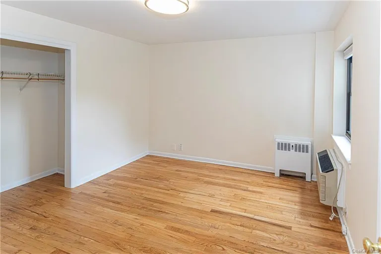 New York City Real Estate | View 6 Studio Arcade, 3G | Listing | View 13