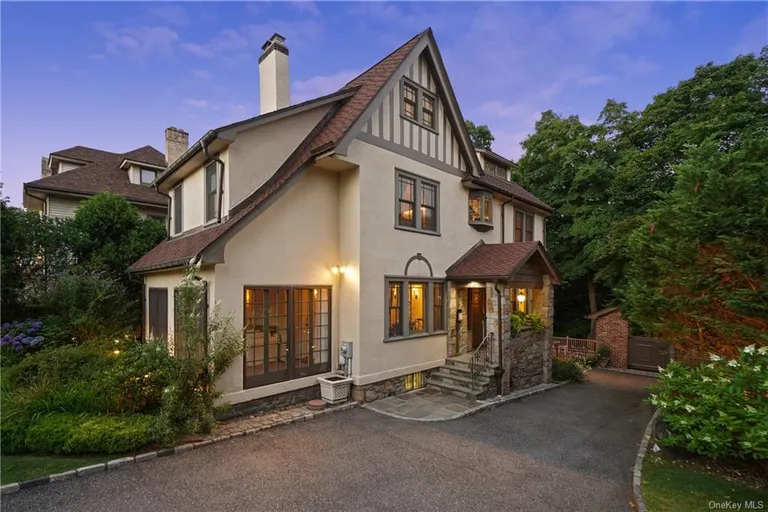 Westchester Real Estate | View 38 Mcintyre Street | 5 Beds, 2 Baths | View 1