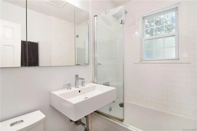 New York City Real Estate | View 2 Exeter Place | Listing | View 18