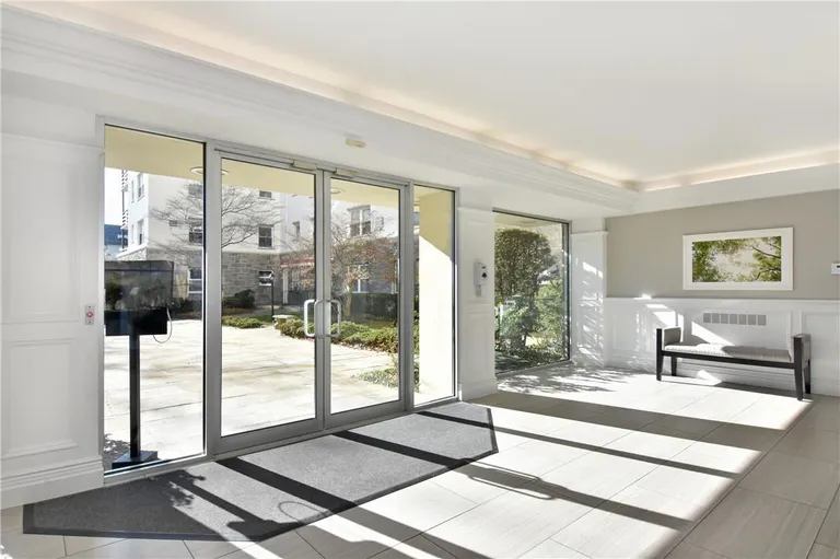 Westchester Real Estate | View 2 Stoneleigh Plaza, 3G | 3 Beds, 3 Baths | View 1