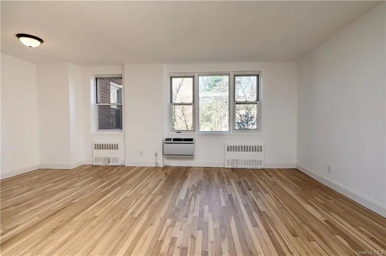 New York City Real Estate | View 4 Sadore Lane, 4J | Listing | View 7