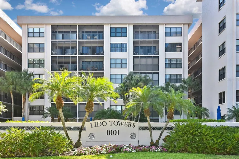 Sarasota/St. Petersburg Real Estate | View 1001 Benjamin Franklin Drive, 303 | 1 Bed, 1 Bath | View 1