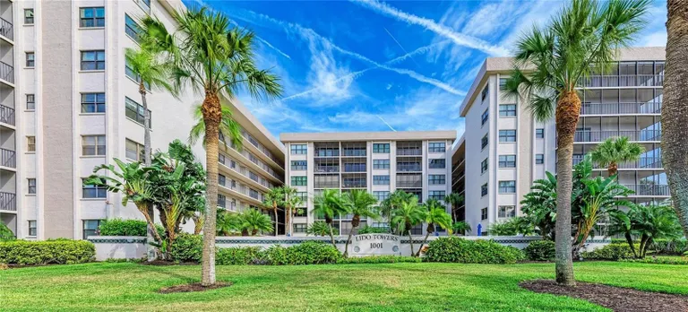 Sarasota/St. Petersburg Real Estate | View 1001 BENJAMIN FRANKLIN DRIVE, 401 | 2 Beds, 2 Baths | View 1
