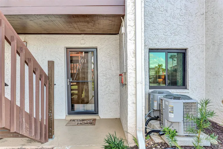 1610 Stickney Point Road 101, Sarasota, FL 34231 Property for sale