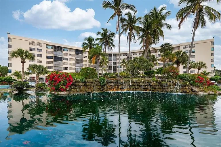 5855 Midnight Pass Road 416, Sarasota, FL 34242 Property for sale