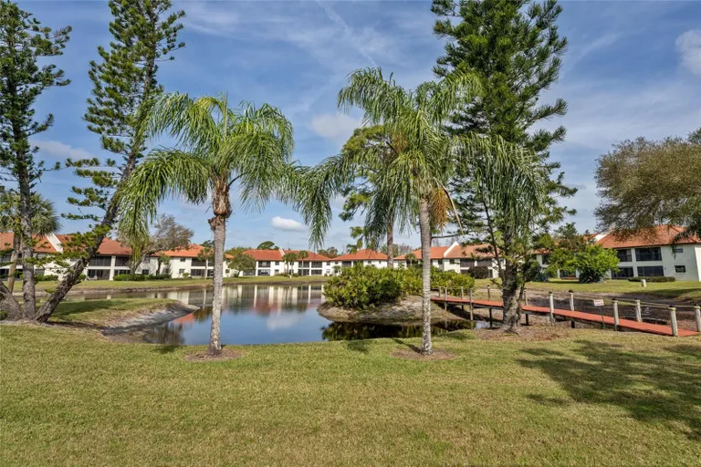 321 Pine Hollow Circle 321, ENGLEWOOD, FL 34223 Property for sale