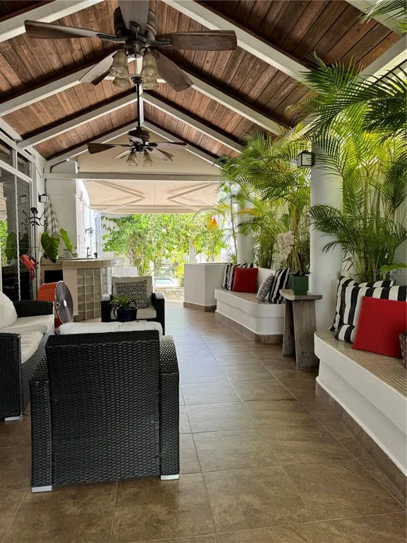 LA VILLA DE TORRIMAR REINA CATALINA, GUAYNABO, PR 00969 Property for sale