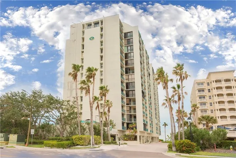 New York City Real Estate | View 1380 Gulf Boulevard, PH2 | 3 Beds, 3 Baths | View 1