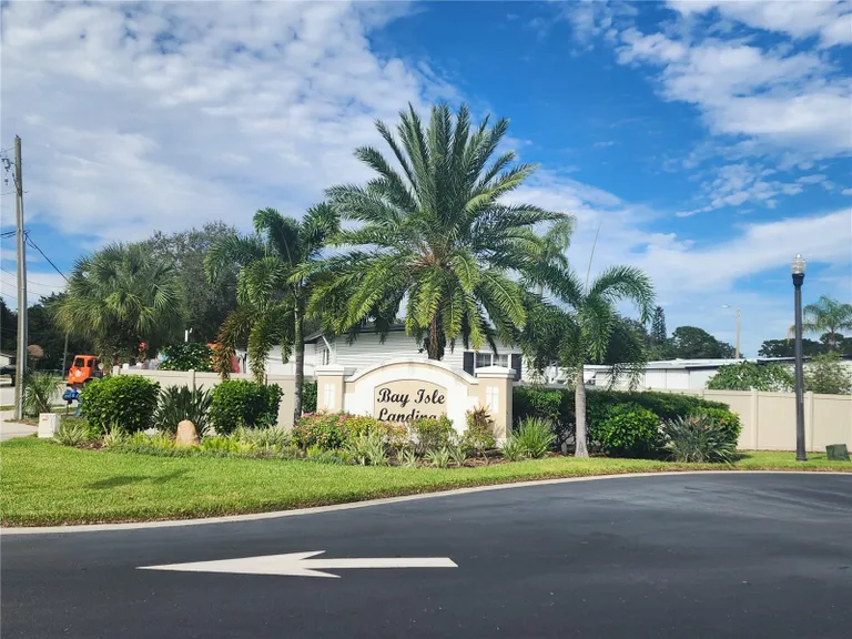 5132 Bay Isle Circle, Clearwater, FL 33760 Property for sale