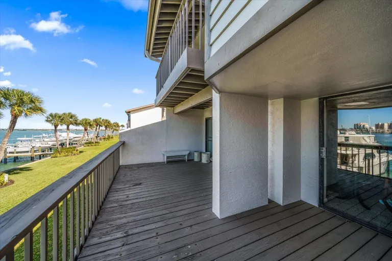 144 Marina Del Rey Court CLEARWATER FL 33767 Property for sale