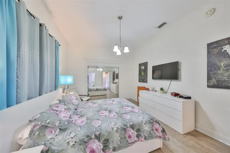 New York City Real Estate | View 2309 NORTH B | Listing | View 24