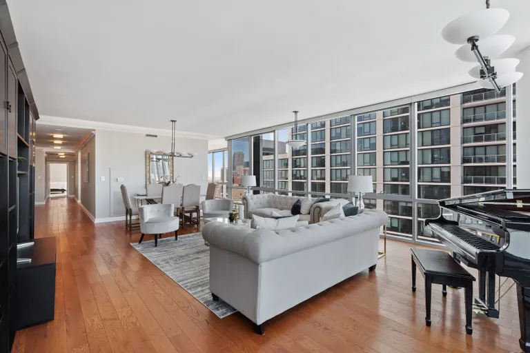 New York City Real Estate | View 1201 S Prairie Avenue, 3301 | Listing | View 9