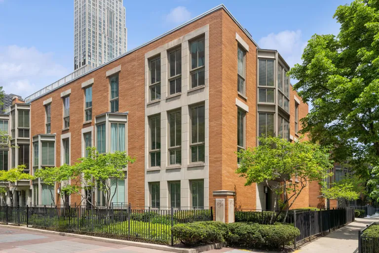 New York City Real Estate | View 433 N Mcclurg Court | 3 Beds, 3 Baths | View 1