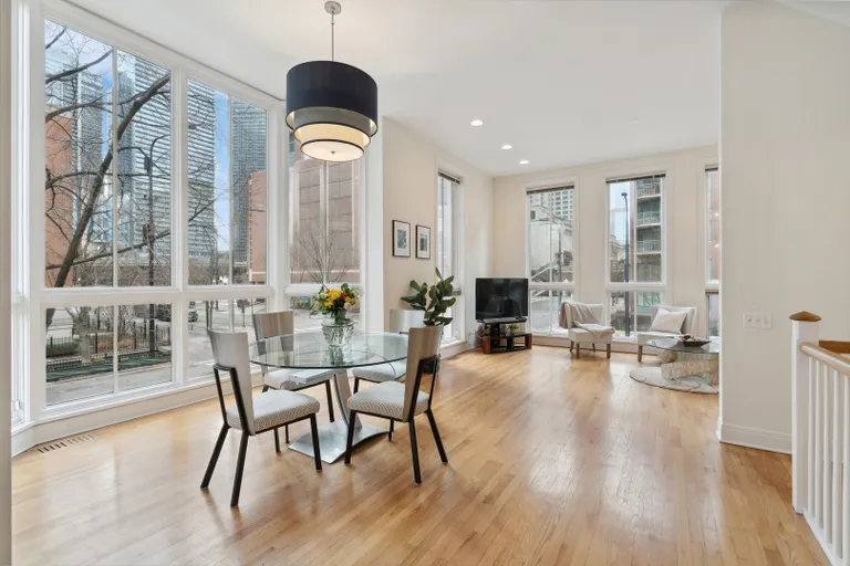 New York City Real Estate | View 433 N Mcclurg Court | Listing | View 8