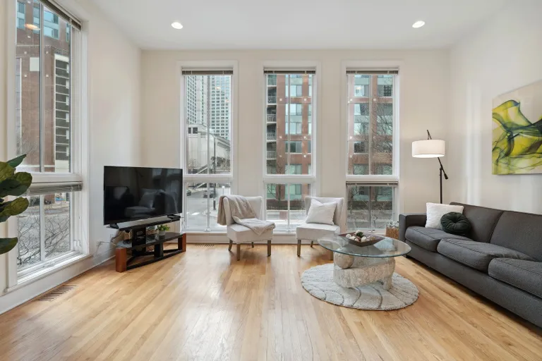 New York City Real Estate | View 433 N Mcclurg Court | Listing | View 4