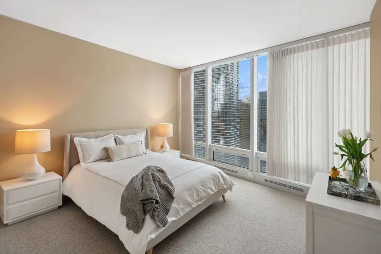 New York City Real Estate | View 340 E Randolph Street, 3002 | Listing | View 32